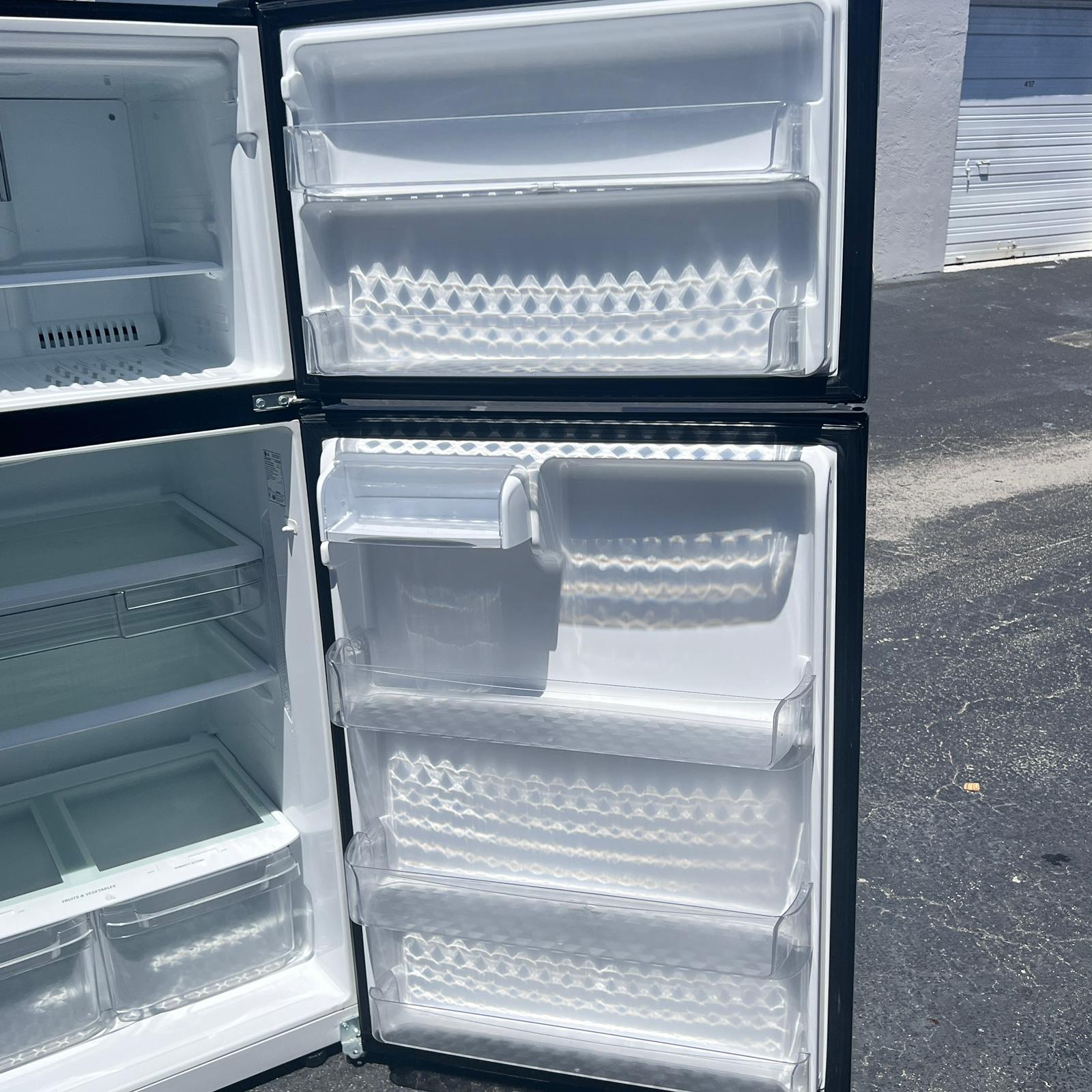 LG Black Top and Bottom Refrigerator LG Black Top and Bottom Refrigerator